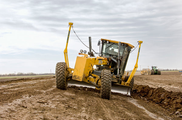 John Deere Motograder on Jobsite with Trimble GPS